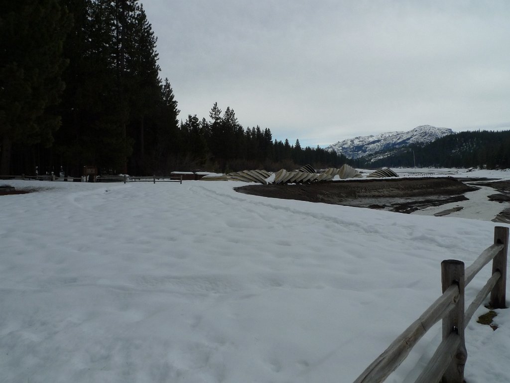 Christmas2010 090.JPG - Hume Lake. The end of road. In many ways.